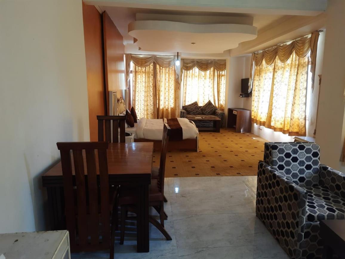 The Royal Grand, Manali Ξενοδοχείο Jagatsukh Εξωτερικό φωτογραφία