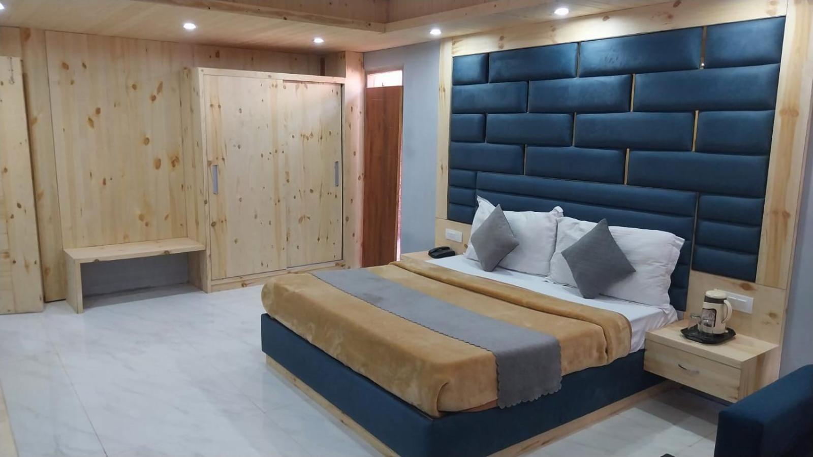 The Royal Grand, Manali Ξενοδοχείο Jagatsukh Εξωτερικό φωτογραφία