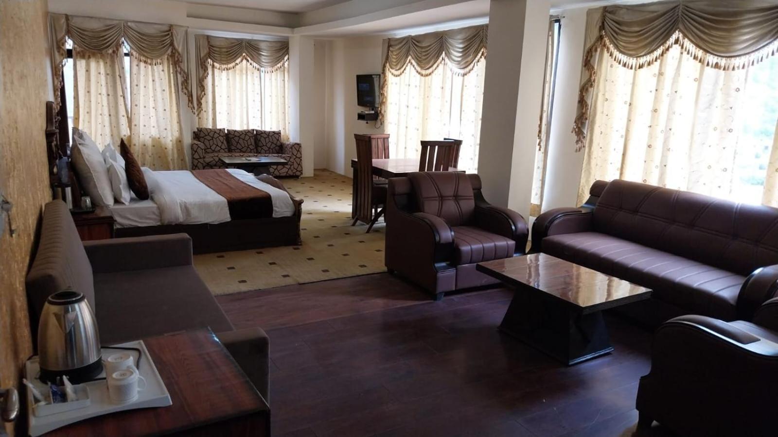 The Royal Grand, Manali Ξενοδοχείο Jagatsukh Εξωτερικό φωτογραφία