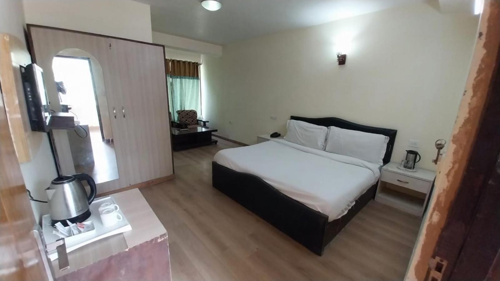 The Royal Grand, Manali Ξενοδοχείο Jagatsukh Εξωτερικό φωτογραφία