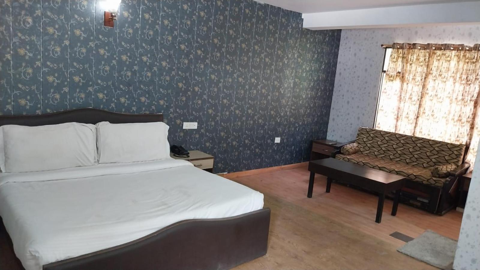 The Royal Grand, Manali Ξενοδοχείο Jagatsukh Εξωτερικό φωτογραφία