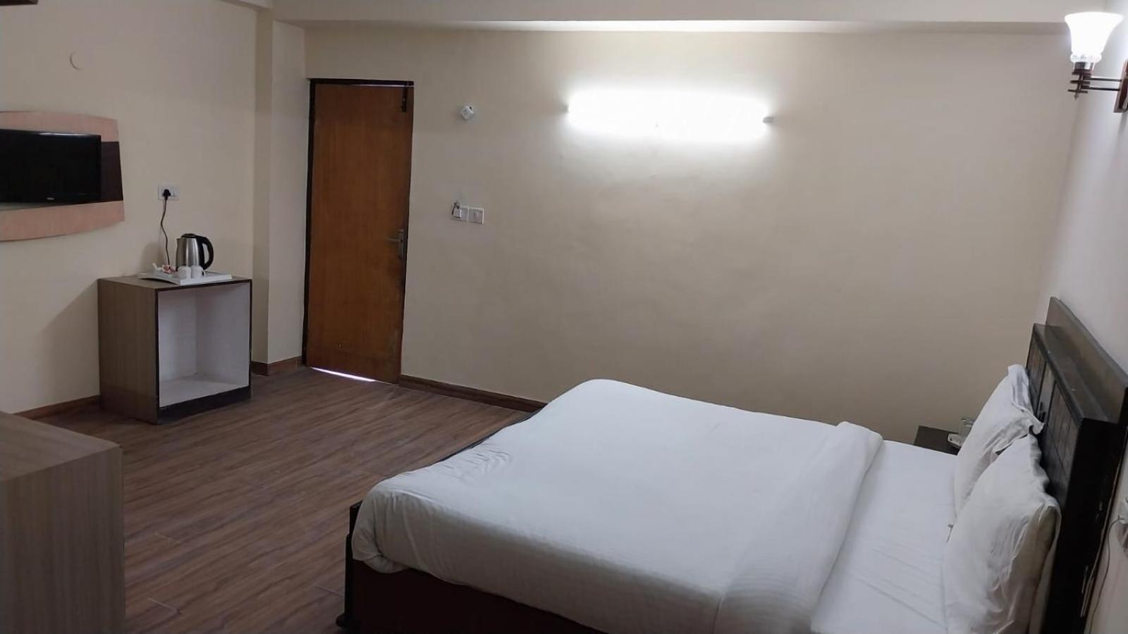 The Royal Grand, Manali Ξενοδοχείο Jagatsukh Εξωτερικό φωτογραφία