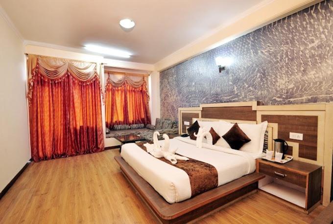 The Royal Grand, Manali Ξενοδοχείο Jagatsukh Εξωτερικό φωτογραφία