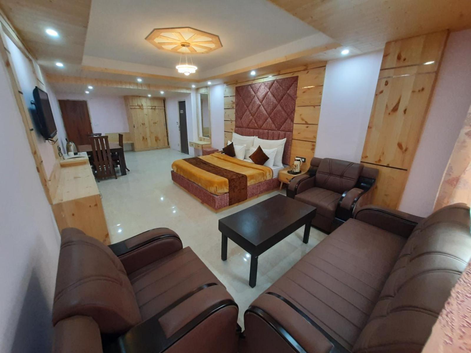 The Royal Grand, Manali Ξενοδοχείο Jagatsukh Εξωτερικό φωτογραφία